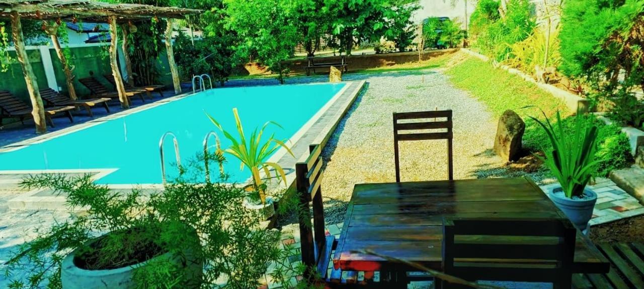 Lily Resort Удавалаве Екстериор снимка