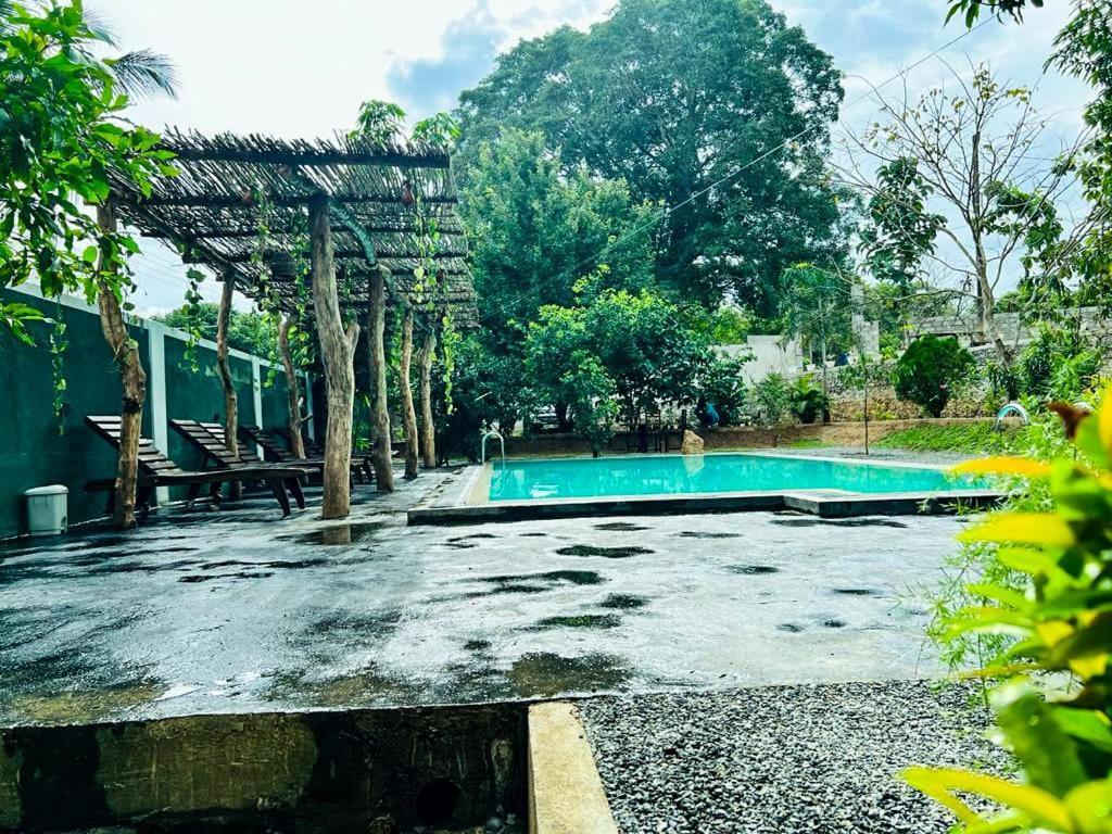 Lily Resort Удавалаве Екстериор снимка